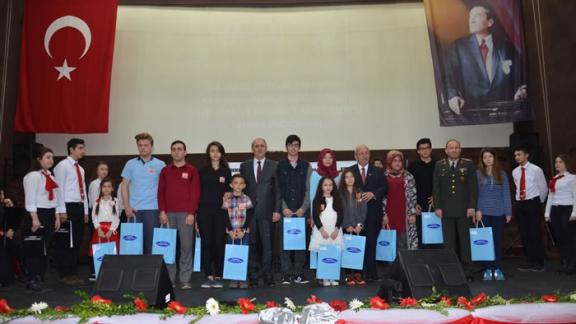 İstiklal Marşının Kabulü ve Mehmet Akif Ersoyu Anma Programı Düzenlendi