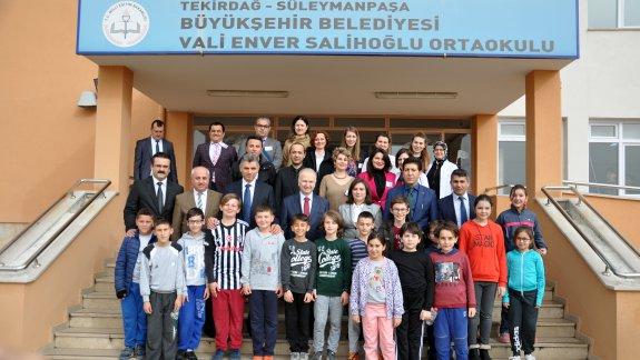 Valimiz Sayın Mehmet Ceylan Büyükşehir Belediyesi Vali Enver Salihoğlu Ortaokulunu Ziyaret Etti