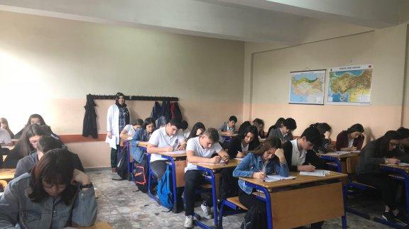 9. Sınıf Türk Dili ve Edebiyatı ve Matematik Ortak Sınavları Yapıldı
