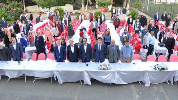 Tekirdağ Anadolu İmam Hatip Lisesinin 43. Mezuniyet Töreni Yapıldı