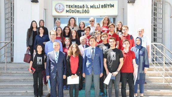 Ebru Nayim Fen Lisesi Öğrencilerinden İl Milli Eğitim Müdürü Ersan ULUSANa  Ziyaret