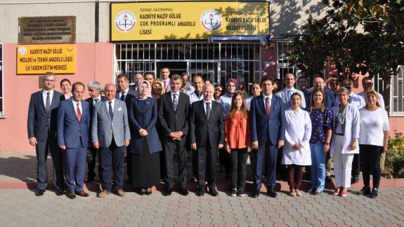 Valimiz Sayın Mehmet CEYLAN Kadriye Nazif Gölge ÇPL ve Anadolu Lisesini Ziyaret Etti