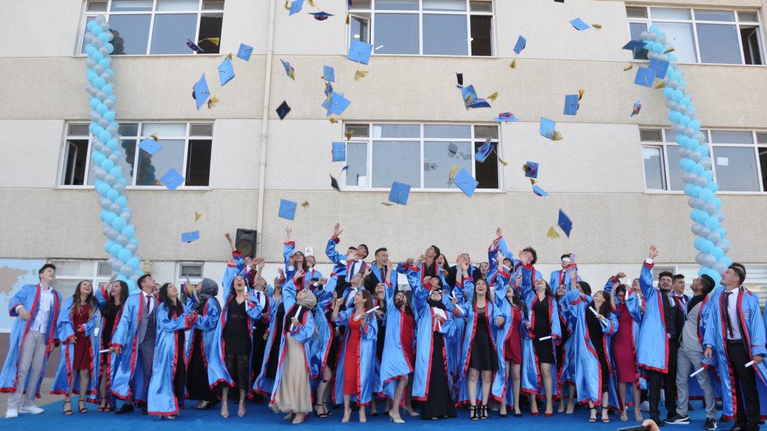 Marmaraereğlisi Opet Anadolu Lisesi Mezuniyet Töreni Yapıldı