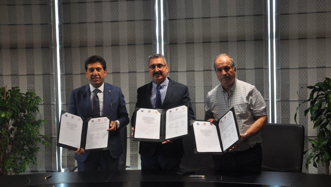 Tekirdağ Namık Kemal Üniversitesi Rektörlüğü ile Tekirdağ İl Milli Eğitim Müdürlüğü arasında 3 adet Protokol imzalandı