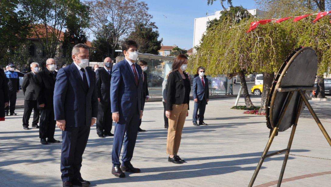 23 Nisan Ulusal Egemenlik ve Çocuk Bayramı Kapsamında İl Milli Eğitim Müdürümüz Ersan Ulusan Atatürk Anıtına Çelenk Sundu