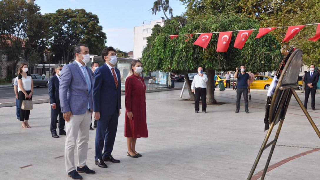 İlköğretim Haftası Kutlamaları Programı Kapsamında Atatürk Anıtı'na Çelenk Sunma Töreni Gerçekleştirildi