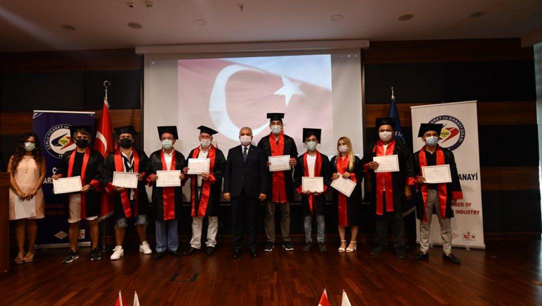 Vali Aziz Yıldırım Mesleki Eğitim Diploma Töreni'ne Katıldı
