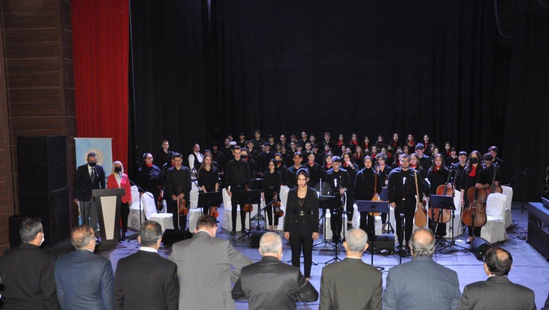 Vali Aziz Yıldırım Mehmet Akif Ersoy'u Anma Programına Katıldı