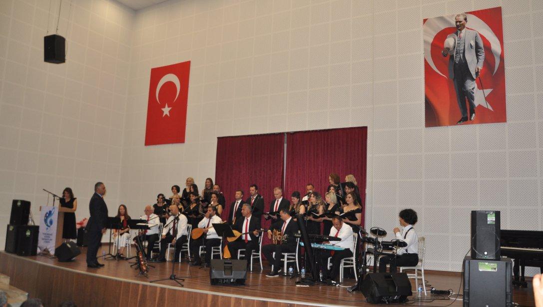 İl Milli Eğitim Müdürlüğü Türk Halk Müziği Öğretmenler Korosu Konserini Gerçekleştirdi