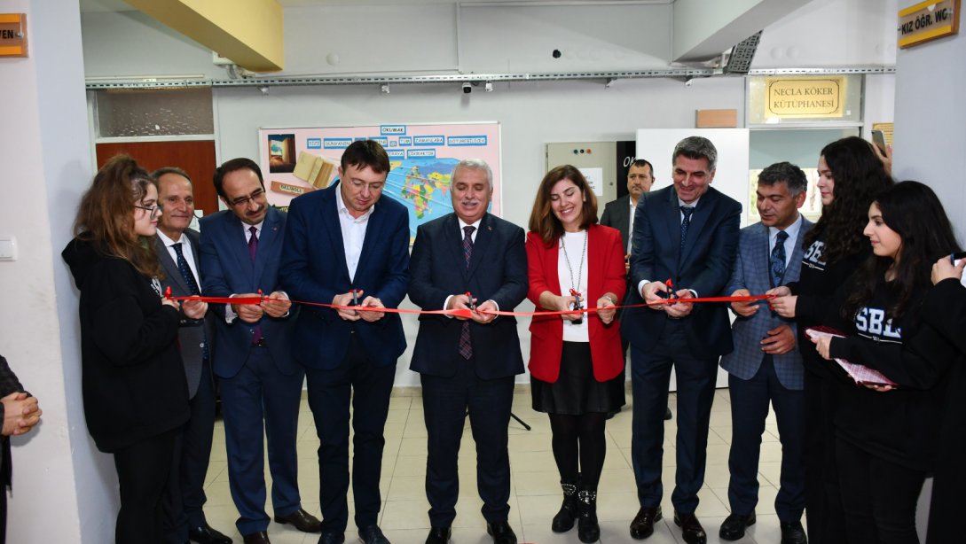 Vali Aziz Yıldırım Tekirdağ Belediyesi Mehmet Serez Sosyal Bilimler Lisesi'nde Yenilenen ve Zenginleştirilen Kütüphanenin Açılışını Yaptı