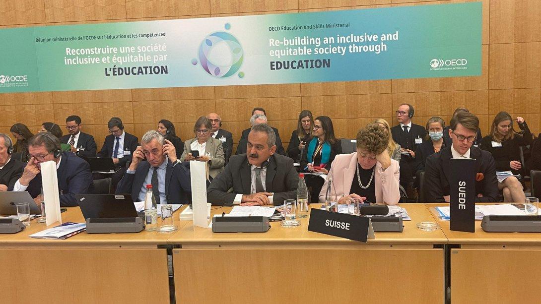 Bakan Özer, Türkiye'nin Eğitimdeki Büyük Dönüşümünü OECD Ülkeleriyle Paylaştı
