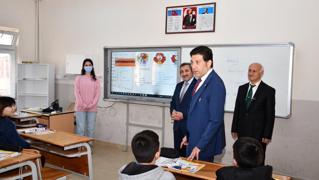 İl Millî Eğitim Müdürümüz Ersan Ulusan Çorlu Murat Hüdavendigar Ortaokulu ve Anadolu İmam Hatip Lisesini Ziyaret Etti
