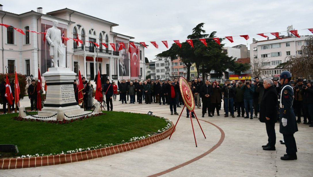 18 Mart Şehitleri Anma Günü ve Çanakkale Zaferi'nin 108. Yıldönümü Münasebetiyle Çelenk Sunma Töreni Yapıldı