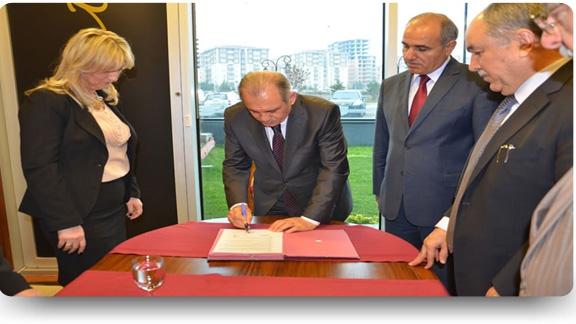 Furtuni ve İsak Pinhas Ortaokulu Kapalı Spor Salonu Protokolü İmzalandı.