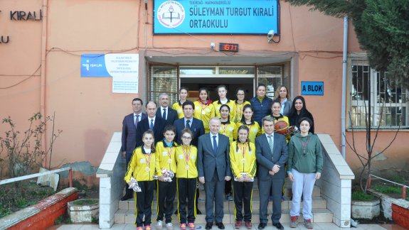 Valimiz Sayın Mehmet Ceylan Marmaraereğlisi İlkokulu ve Süleyman Turgut Kırali Ortaokulunu Ziyaret Etti