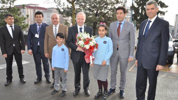 Valimiz Sayın Mehmet Ceylan Mehmet Akif Ersoy İlkokulunu Ziyaret Etti