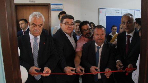 Kapaklı Belediye Ortaokulunda TÜBİTAK 4006 Bilim Fuarı ve  Kodlama ve STEM Atölyesi Açıldı