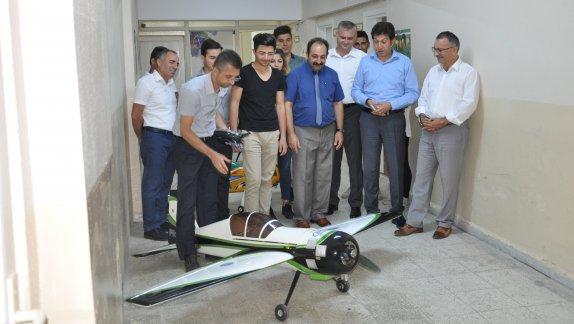 Veliköy Mesleki ve Teknik Anadolu Lisesi Model Uçak Yapıyor!