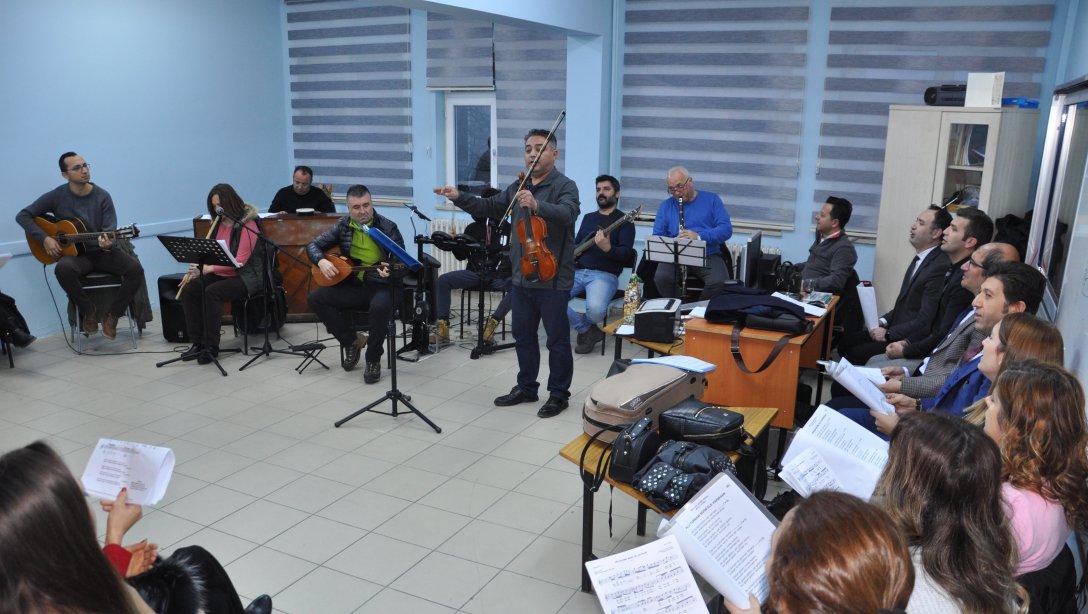 İl Milli Eğitim Müdürümüz Ersan Ulusan Türk Halk Müziği Öğretmenler Koromuzu Ziyaret Etti