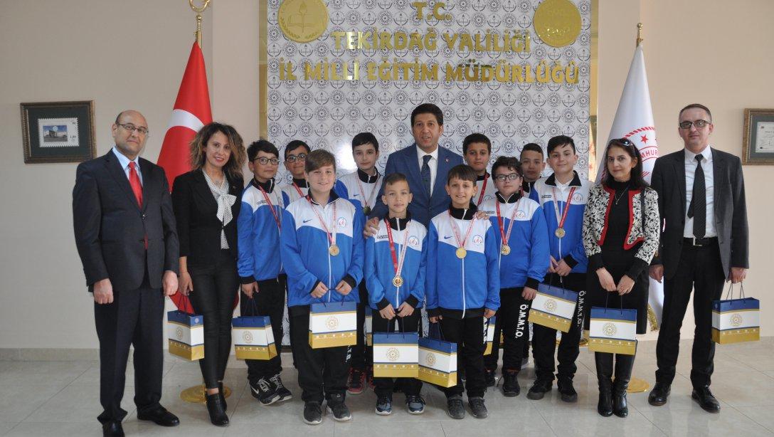 Yarı Finalist Voleybol Takımımız İl Milli Eğitim Müdürümüz Ersan Ulusan'ı Ziyaret Etti