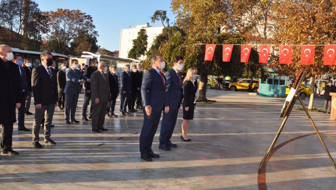 24 Kasım Öğretmenler Günü Dolayısı ile Atatürk Anıtı'na Çelenk Sunma Töreni Gerçekleştirildi