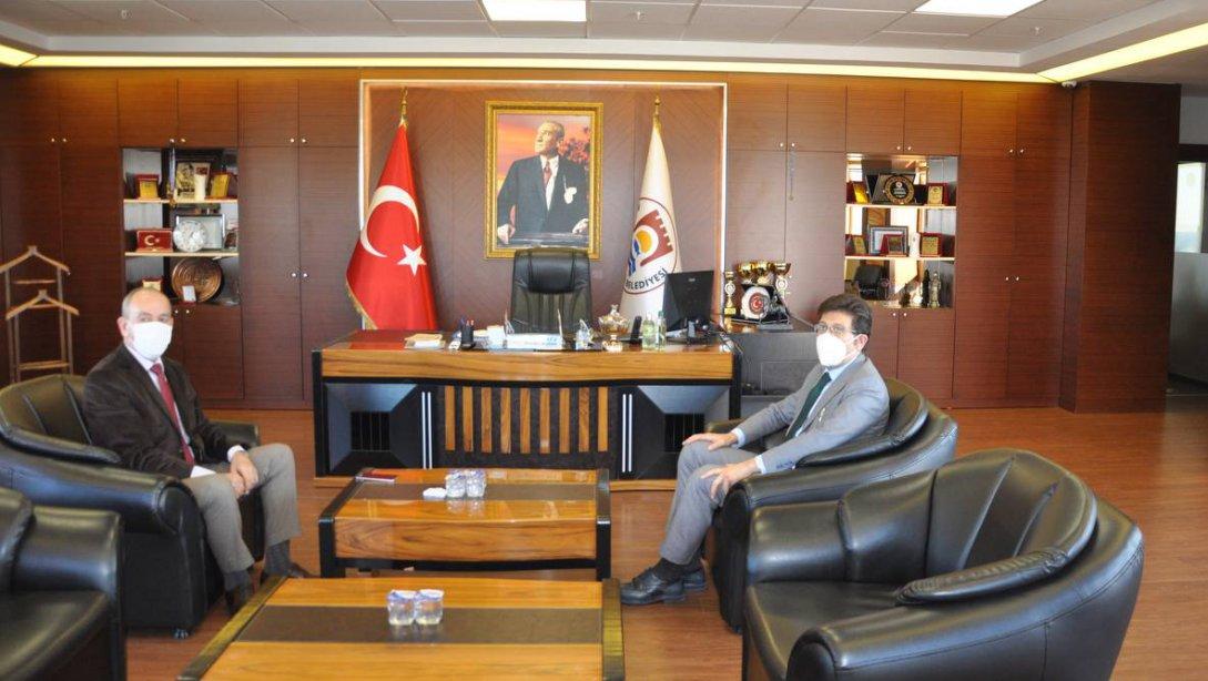 İl Milli Eğitim Müdürümüz Ersan Ulusan Marmaraereğlisi Belediye Başkanı Hikmet Ata'yı Makamında Ziyaret Etti.