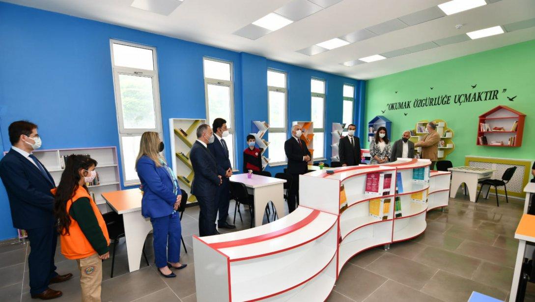 Vali Aziz Yıldırım Çerkezköy Organize Sanayi Bölgesi Ortaokulu'nda Z Kütüphane Açılışına Katıldı