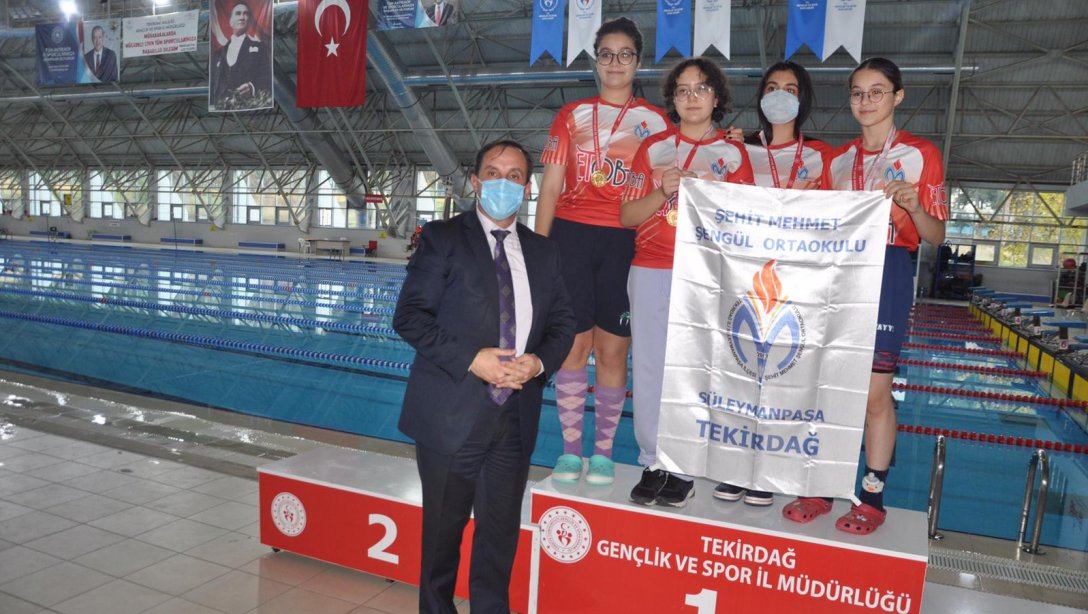 2021-2022 Eğitim Öğretim Yılı Okul Sporları Yüzme Yıldızlar - Gençler İl Birinciliği Olimpik Yüzme Havuzunda Yapıldı