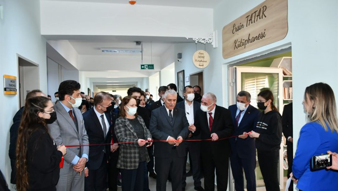Vali Aziz Yıldırım Çorlu Mehmet Akif Ersoy Anadolu Lisesinde Kurulan Kütüphanenin Açılışını Yaptı