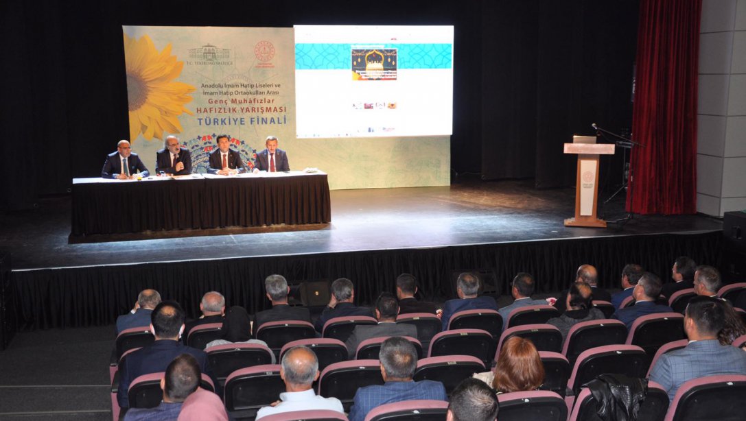 Hedef 2022 Projesi İl Değerlendirme Toplantısı Din Öğretimi Genel Müdürü Sn Mehmet Nezir Gül'ün Katılımı İle Yapıldı