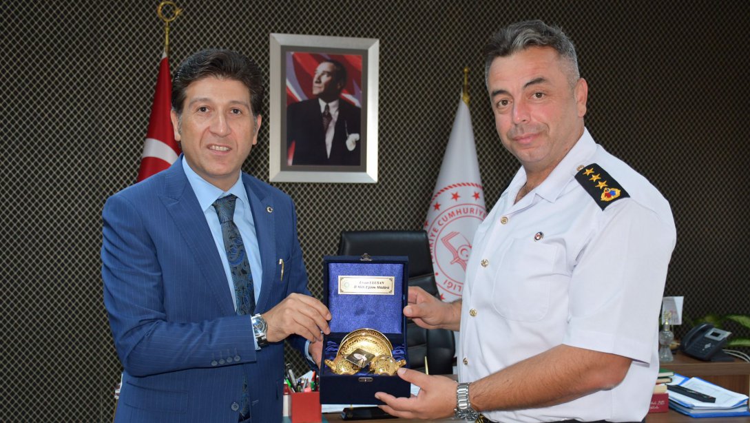 İl Jandarma Alay Komutanı J. Alb. Ahmet Çetin İl Milli Eğitim Müdürümüz Ersan Ulusan'ı Makamında Ziyaret Etti 