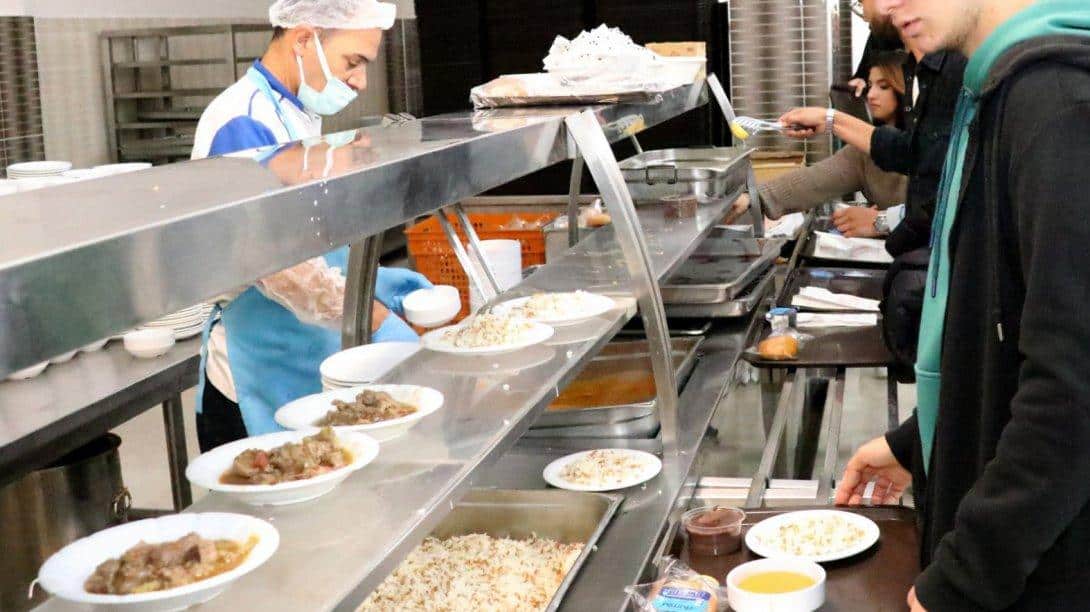 MEB, Şûra Kararlarındaki Ücretsiz Yemek Konusunu da Uygulamaya Geçiriyor