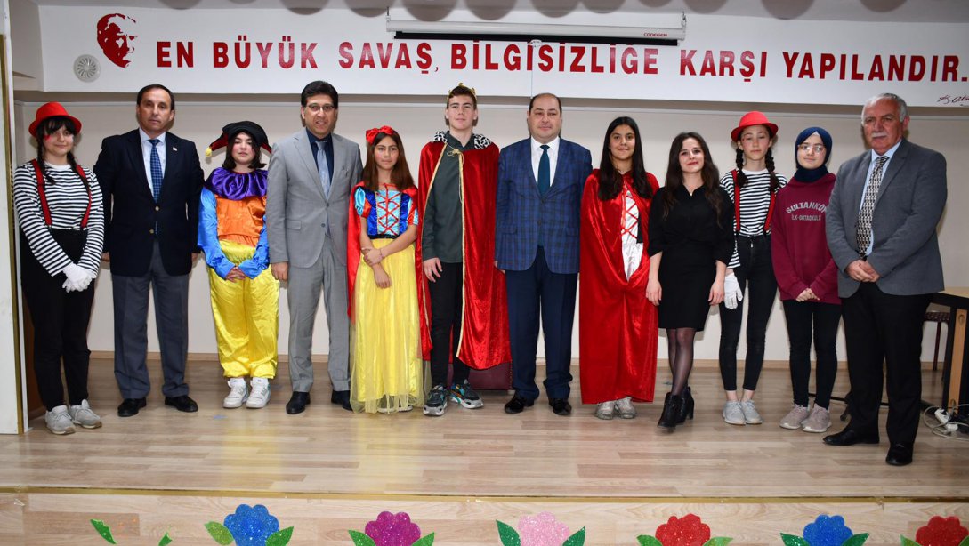 İl Millî Eğitim Müdürümüz Ersan Ulusan Marmaraereğlisi Sultanköy Ortaokulu Öğrencilerinin Gönüllü Olarak Sergilediği 