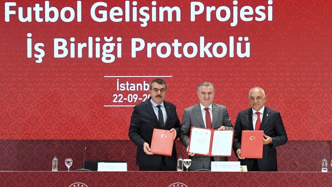 Millî Eğitim ve Gençlik ve Spor Bakanlıkları İle Türkiye Futbol Federasyonu Futbol Gelişim Projesi İçin İş Birliği Yaptı