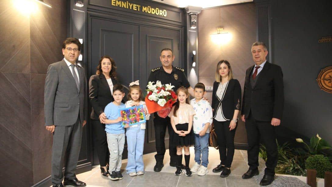 Polis Haftası Dolayısı ile İl Milli Eğitim Müdürümüz Ersan Ulusan İl Emniyet Müdürü Mehmet Hakan Fındık'ı Makamında Ziyaret Etti