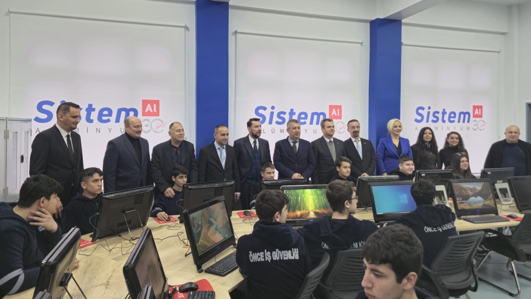 Mesleki ve Teknik Eğitim Politika Belgesi Kapsamında Sistem Alüminyum San. Tic. A.Ş. ile Protokol İmzalandı